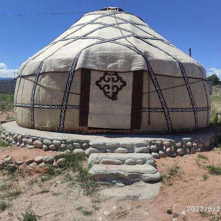Guest House And Yurt Camp "Ailuu" Tong Ngoại thất bức ảnh