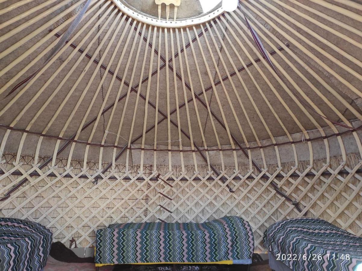 Guest House And Yurt Camp "Ailuu" Tong Ngoại thất bức ảnh
