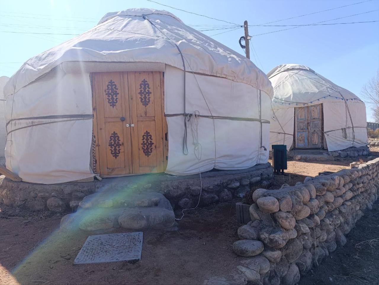 Guest House And Yurt Camp "Ailuu" Tong Ngoại thất bức ảnh
